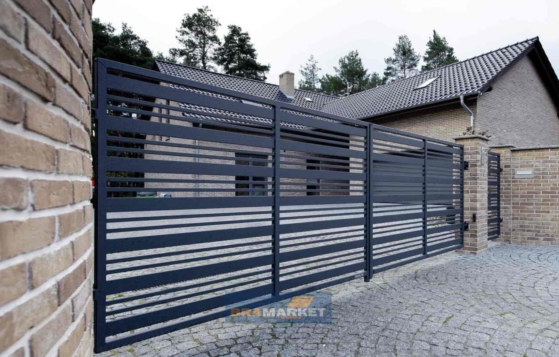 Ворота розсувні та паркани з оцинкованого металу - сучасний дизайн огорожі будинку у місті Львів 